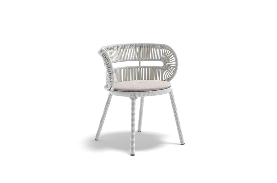 Dedon Cirql Nu armchair, studio photo