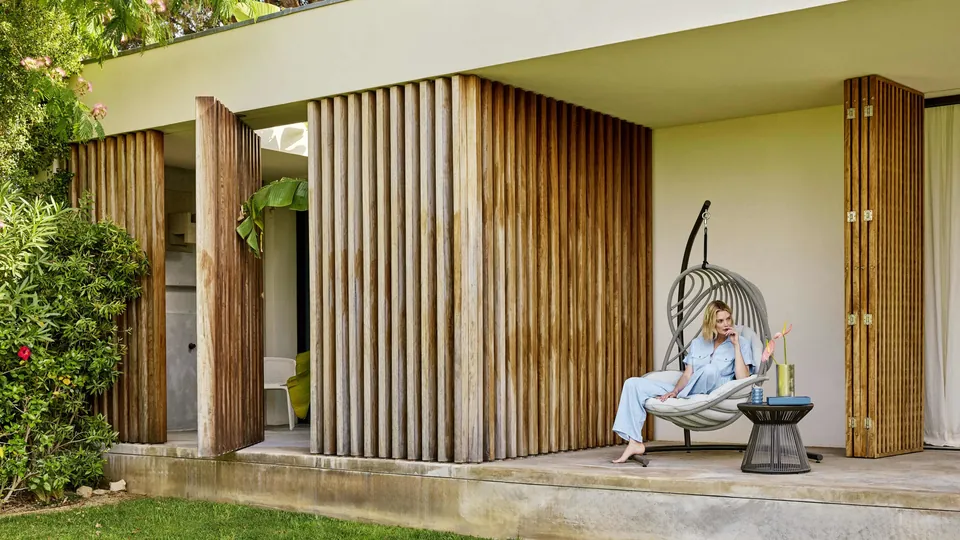 Dedon Cirql Nu outdoor furniture, set up outdoors