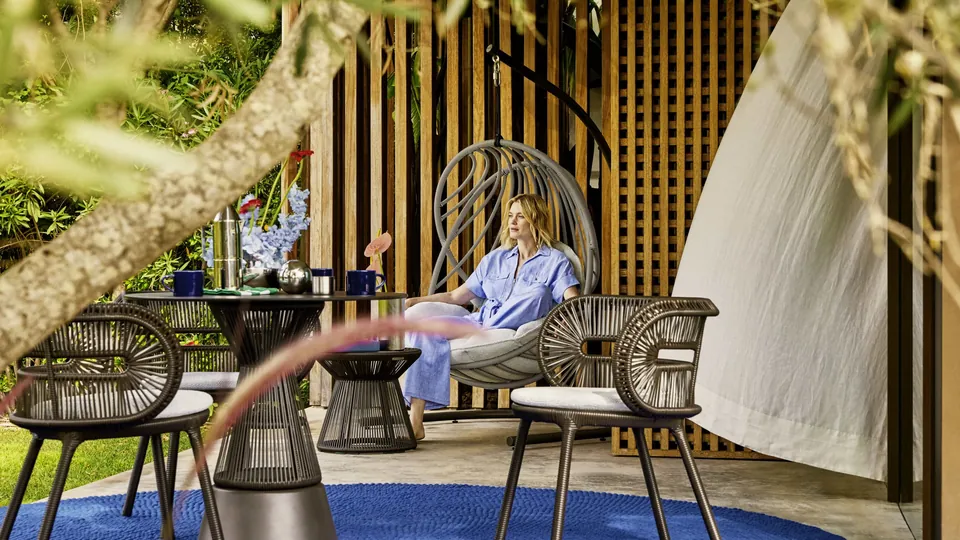 Dedon Cirql Nu outdoor furniture, set up outdoors