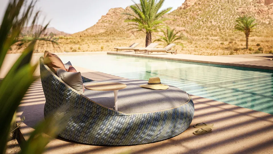 Dedon Dala outdoor furniture, dala at pool side.