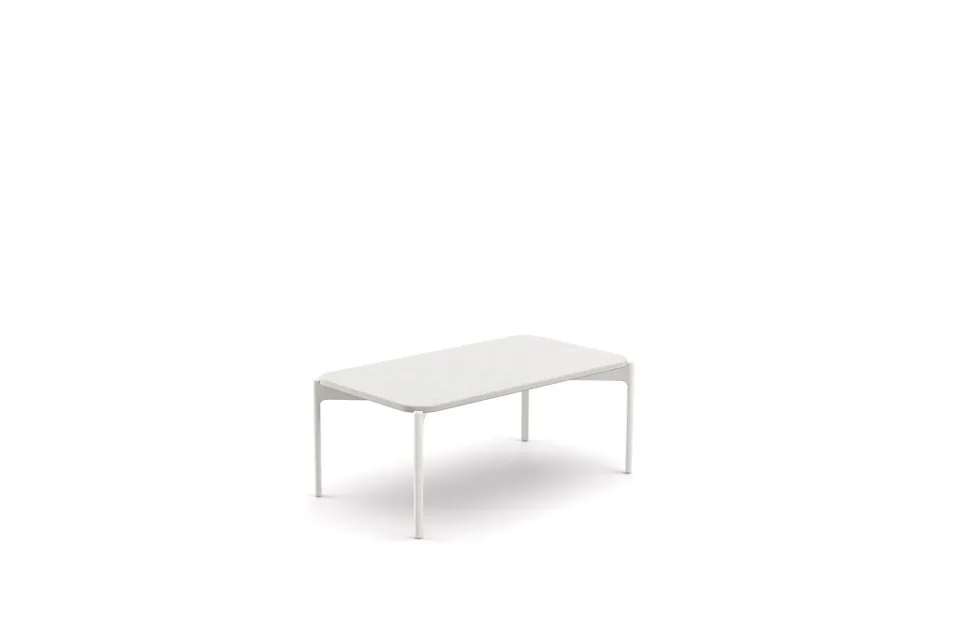 Dedon Izon coffee table 90x50, studio photo