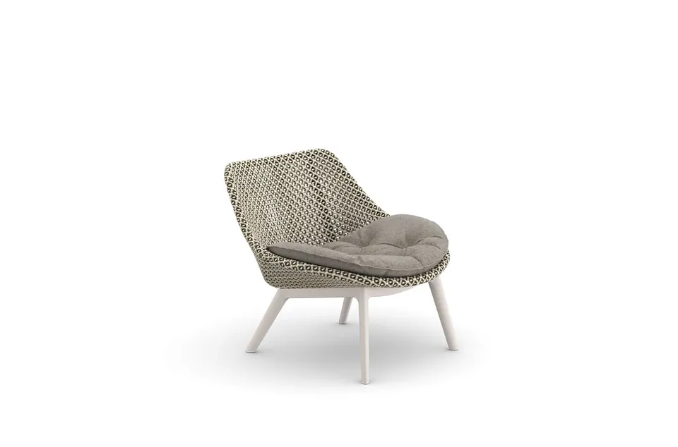 Dedon Mbrace Alu club chair, studio photo