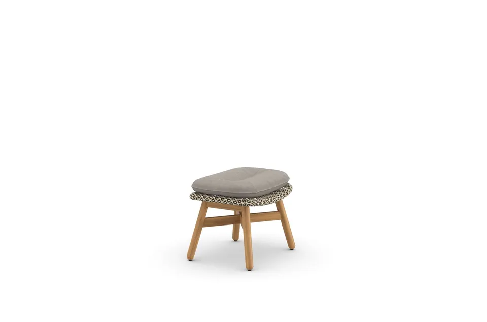 Dedon Mbrace footstool, studio photo
