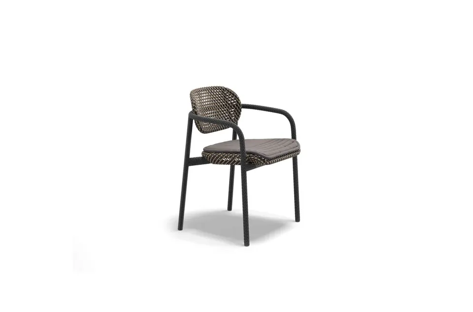 Dedon Roii armchair, studio photo