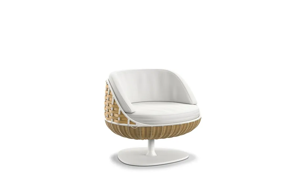 Dedon Swingrest lounge chair, studio photo