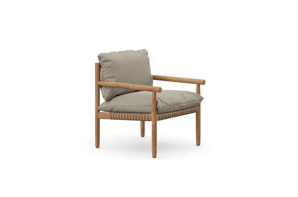 Dedon Tibbo lounge chair, studio photo