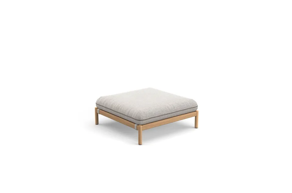 Dedon Tibbo footstool, studio photo